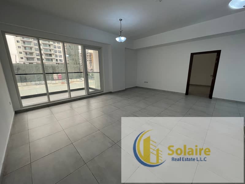 5 211- living room. jpg