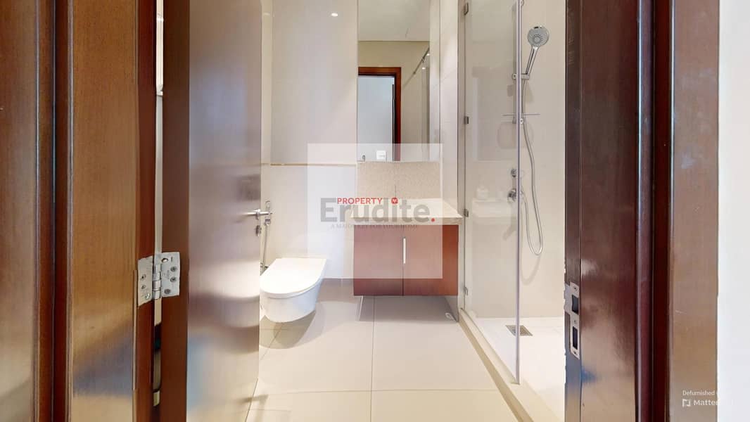 14 Mulberry-282-22-Bathroom-Defurnished 3. jpg