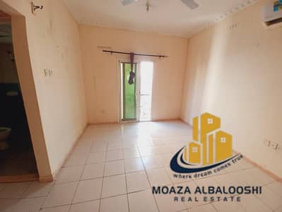 شقة 2 غرفة نوم للايجار في تجارية مويلح، الشارقة - IMG-20241213-WA0067. jpg
