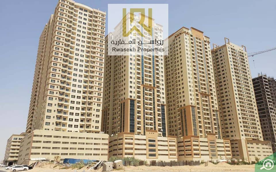 Apartment_buildings_in_Emirates_City_AR_123_22d0895b3e. jpg