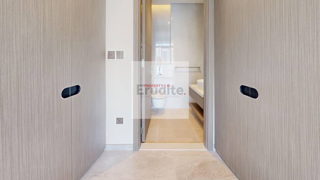 11 Peninsula-5-02-Bathroom. jpg