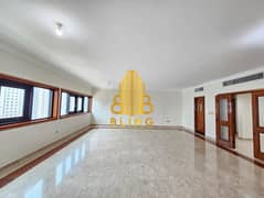 شقة في شارع حمدان 4 غرف 125000 درهم - 12206825
