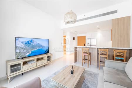 2 Bedroom Apartment for Sale in Dubai Harbour, Dubai - Beachfront Lifestyle | Furnished | Marina View
