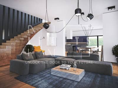 تاون هاوس 4 غرف نوم للبيع في دبي لاند، دبي - 1691467694_en-idei-club-p-modern-high-ceiling-living-room-with-stair-33. jpg