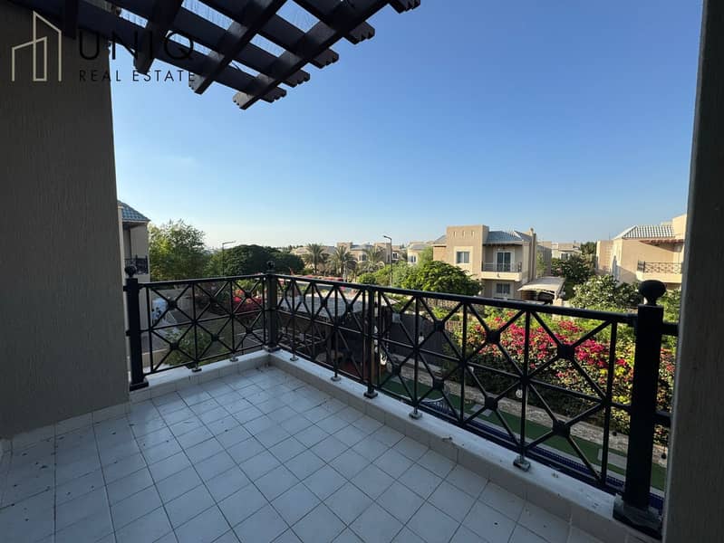 27 Balcony 1. jpeg