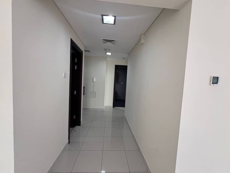 9 5ef29eed-f4a3-44cb-a3d1-fc134e6fbee9. jpg