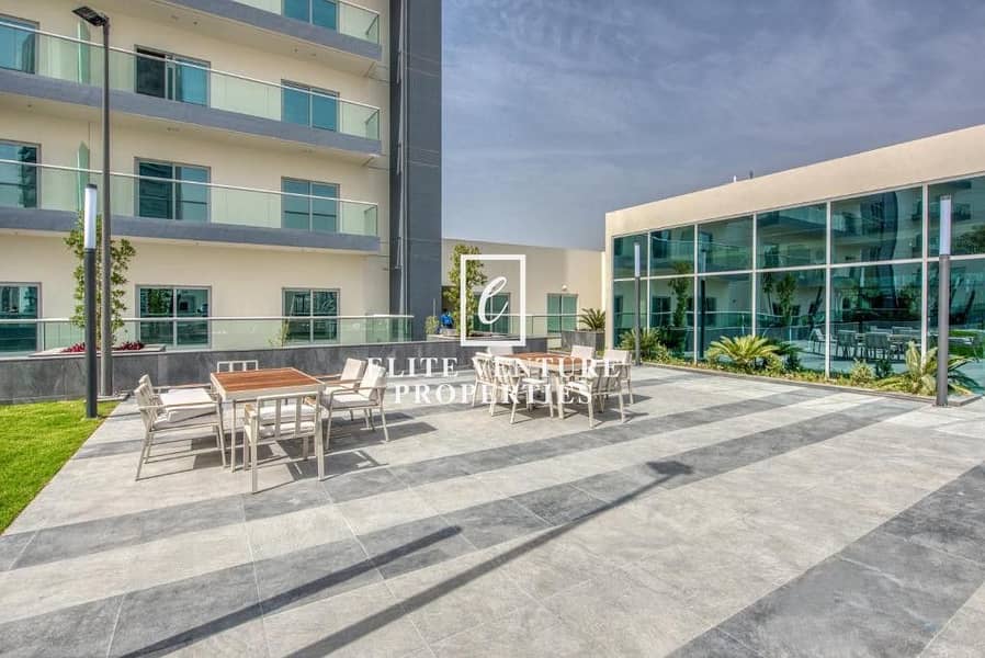 14 OUTDOOR AREA. jpg