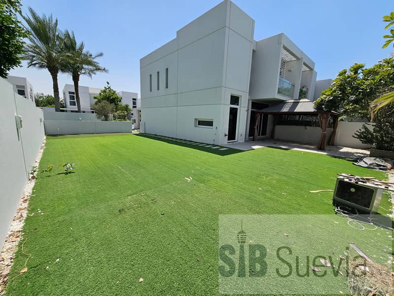 Corner | BIGGEST PLOT | 3 Bed