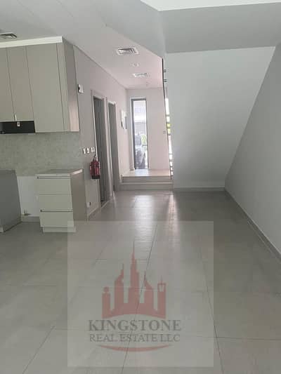 2 Bedroom Villa for Rent in Mohammed Bin Rashid City, Dubai - kitchen entrance. jpg