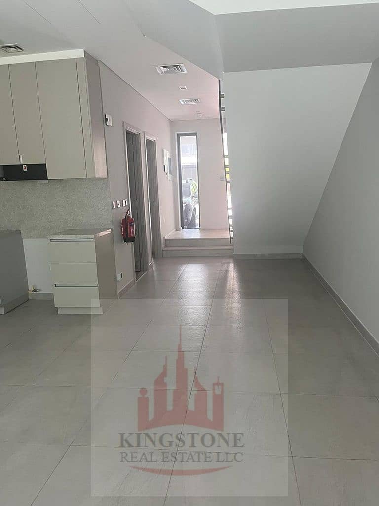 2 kitchen entrance. jpg