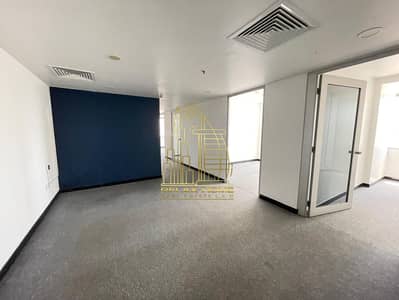 مکتب  للايجار في شارع الشيخ زايد، دبي - IMG-20250508-WA0017. jpg