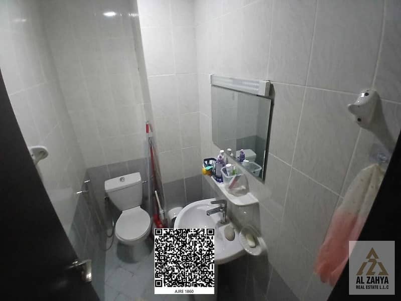 10 6527335d-ba73-47aa-8097-e5f13d882582. jpg