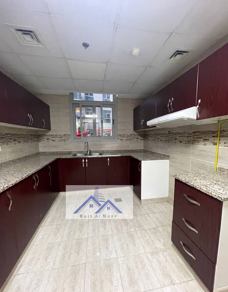 10 KITCHEN. jpeg