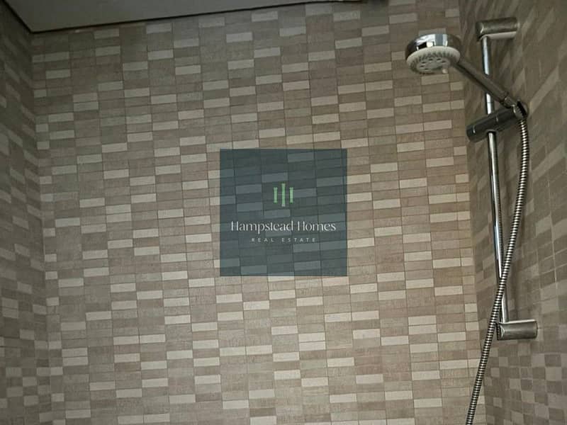 12 Bathroom. jpeg