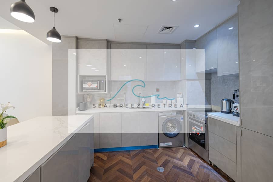 10 R6M23872-HDR. jpg