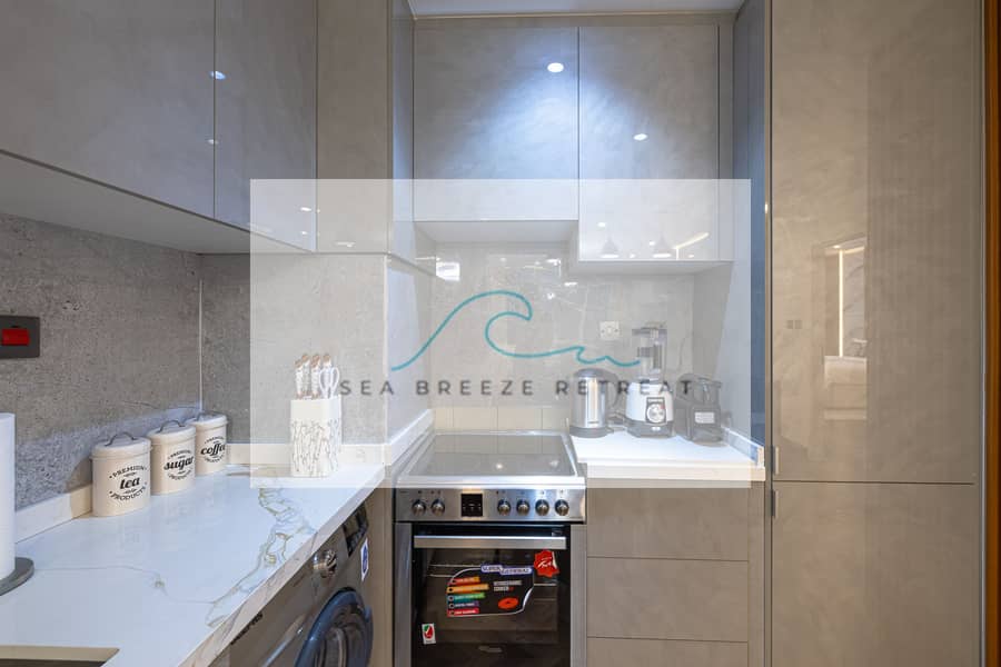 12 R6M23882-HDR. jpg