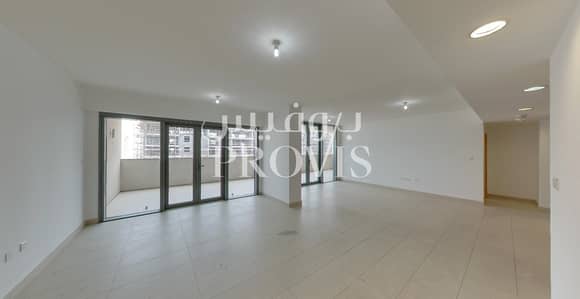 This canal facing unit is the perfect family home This canal facing unit is the perfect family home