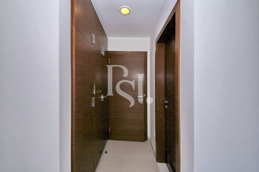 8 3BRM-Unit-5706-Gate-Tower-2-Shams-Al-Reem-Island-Abu-Dhabi-UAE (11). jpg