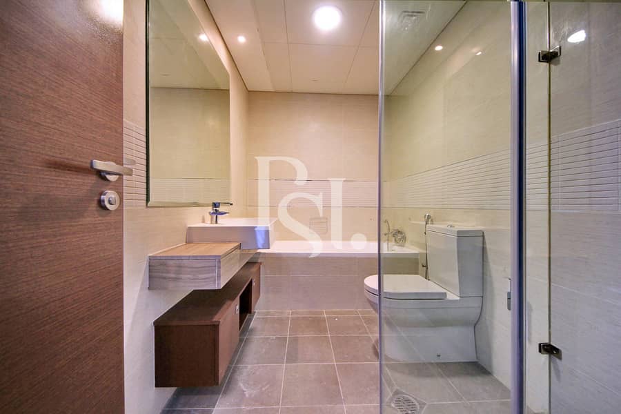 13 3BRM-Unit-5706-Gate-Tower-2-Shams-Al-Reem-Island-Abu-Dhabi-UAE (1). jpg