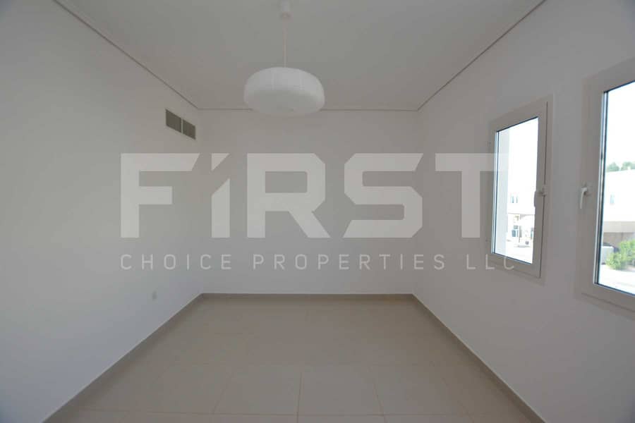 8 Internal Photo of 5 Bedroom Villa in Al Reef Villas (33). jpg