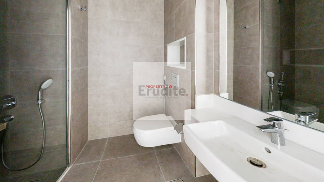 19 Residence-11-05-Bathroom. jpg