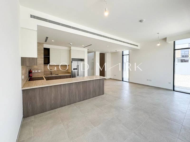 Genuine Seller | Prime Location | Modern 3BR Genuine Seller | Prime Location | Modern 3BR