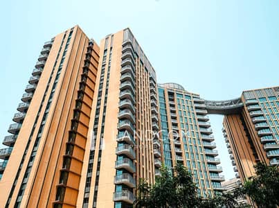 1 Bedroom Apartment for Rent in Deira, Dubai - Modern 1-Bedroom | Balcony+Parking | Near Metro | Gym&Pool