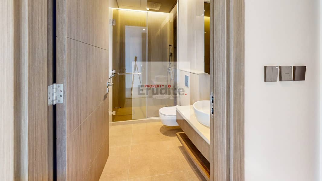 22 Peninsula5-3603-Bathroom 2. jpg
