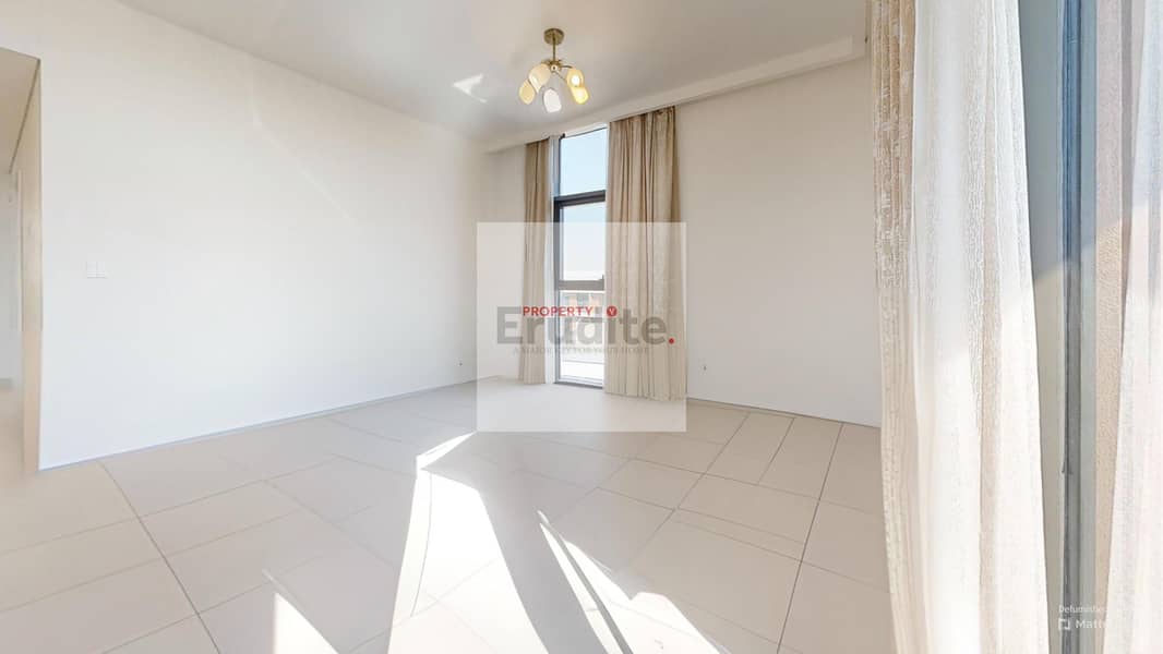 38 Point-Park-Block-A902-Living-Room-Defurnished 1. jpg