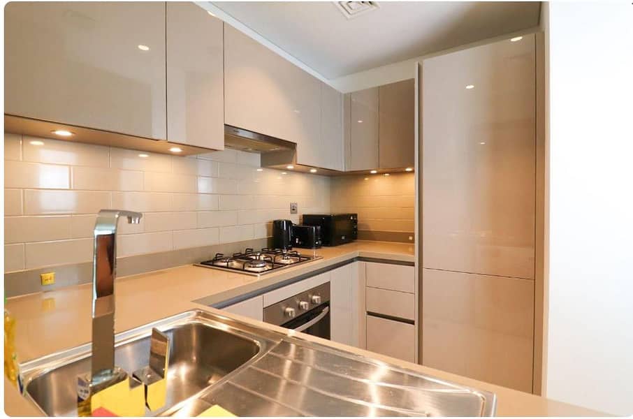 10 Kitchen. JPG