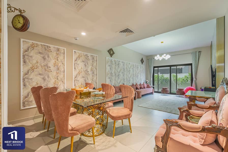 2 Living Room1. jpg