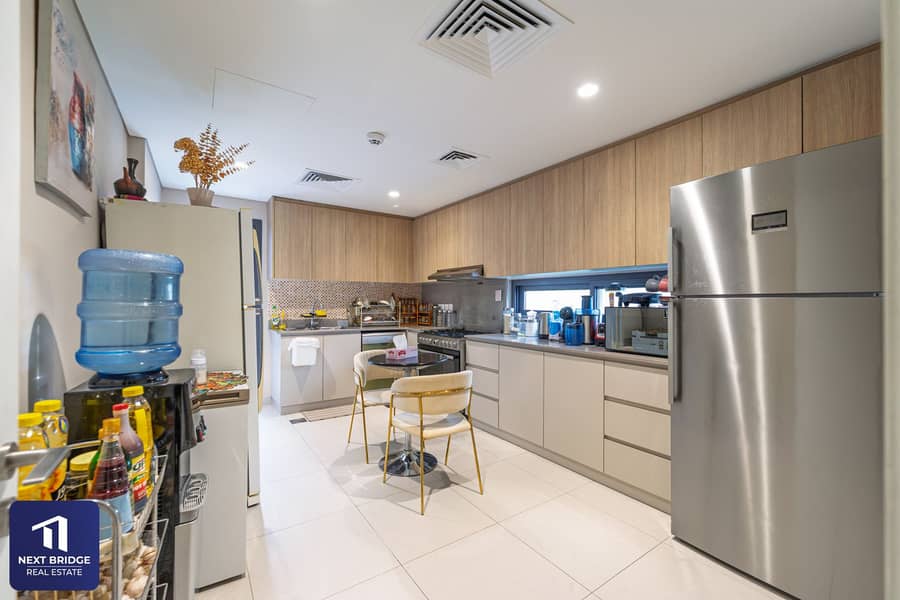11 Kitchen. jpg