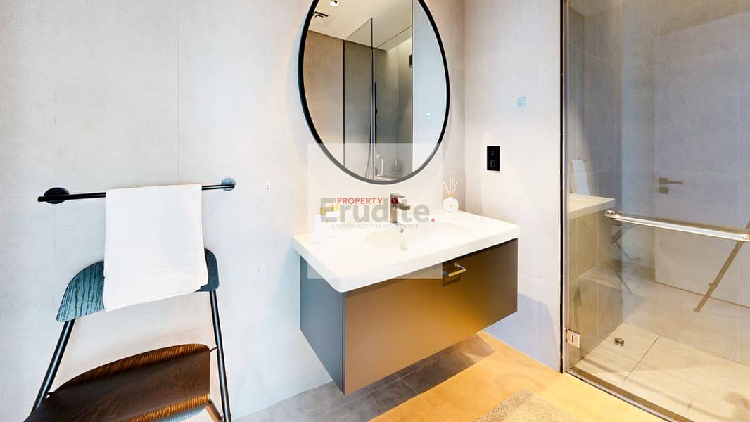 11 Northside-15-03-Bathroom. jpg