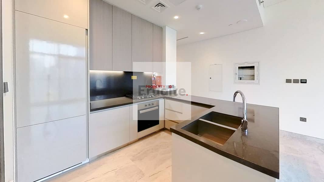2 Peninsula-5-705-Kitchen. jpg