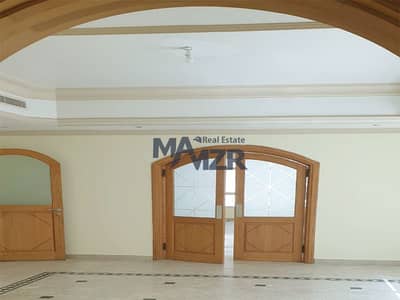 6 Bedroom Villa for Rent in Al Khalidiyah, Abu Dhabi - Spacious villa | Drivers room | Premium Location