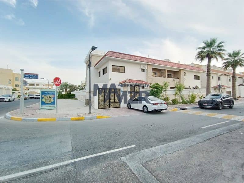 Compound | 2 Villas | Corner Plot | Prime location