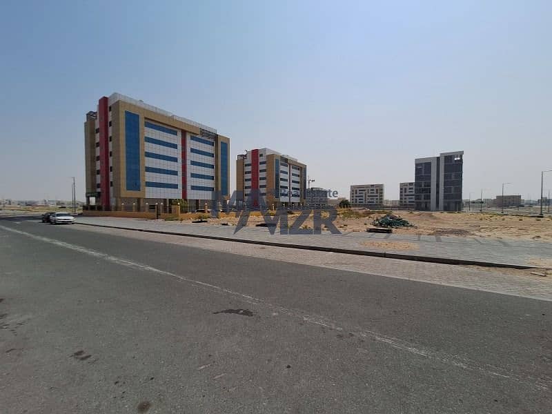 Land Commercial | Corner Plot | 150 x 150 sqft