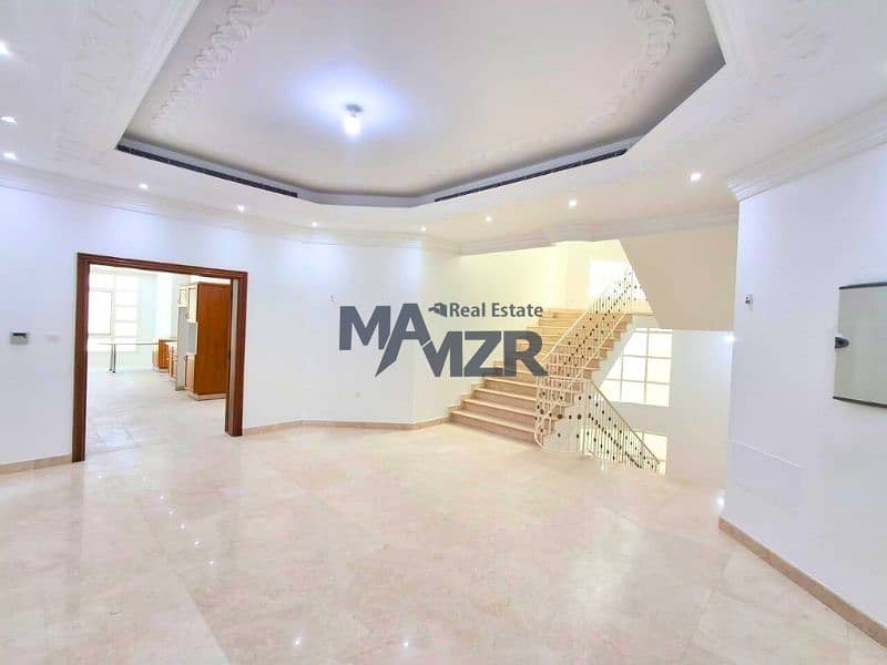 Luxurious 11BR | Expansive Layout | Driver’s Room