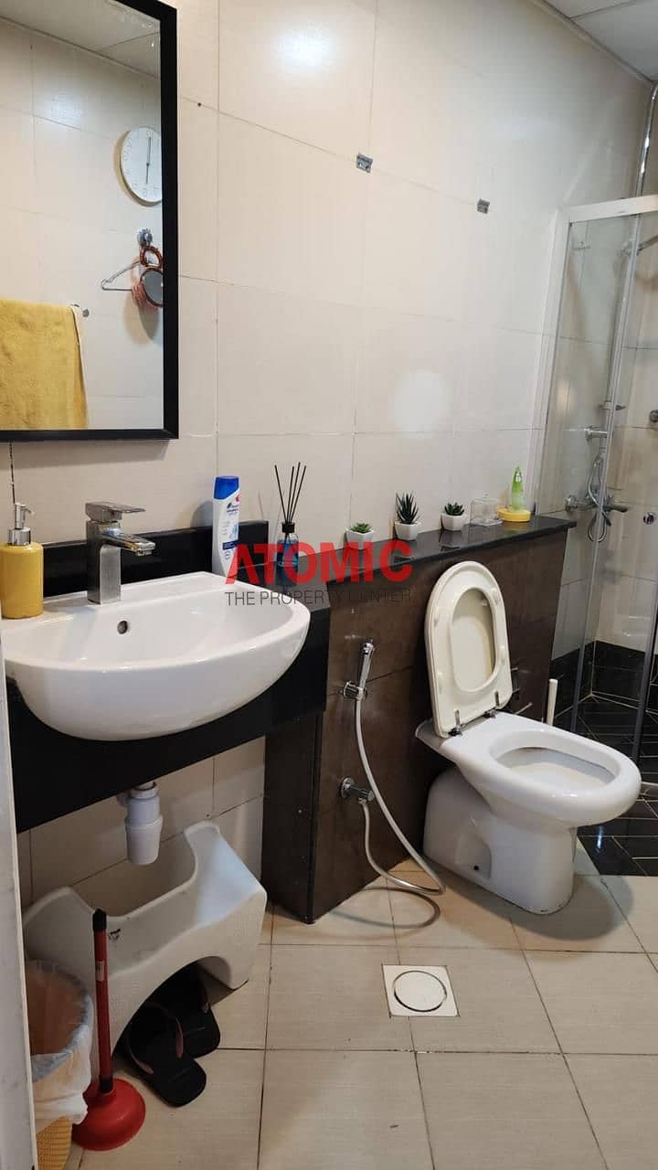 9 Bath2. jpg