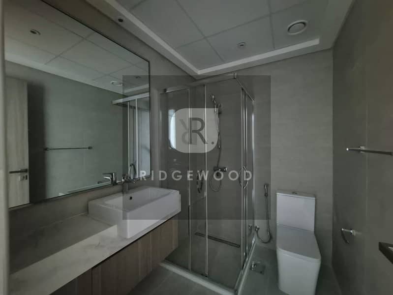 6 RIDGEWOOD REAL ESTATE 007 (18). jpg