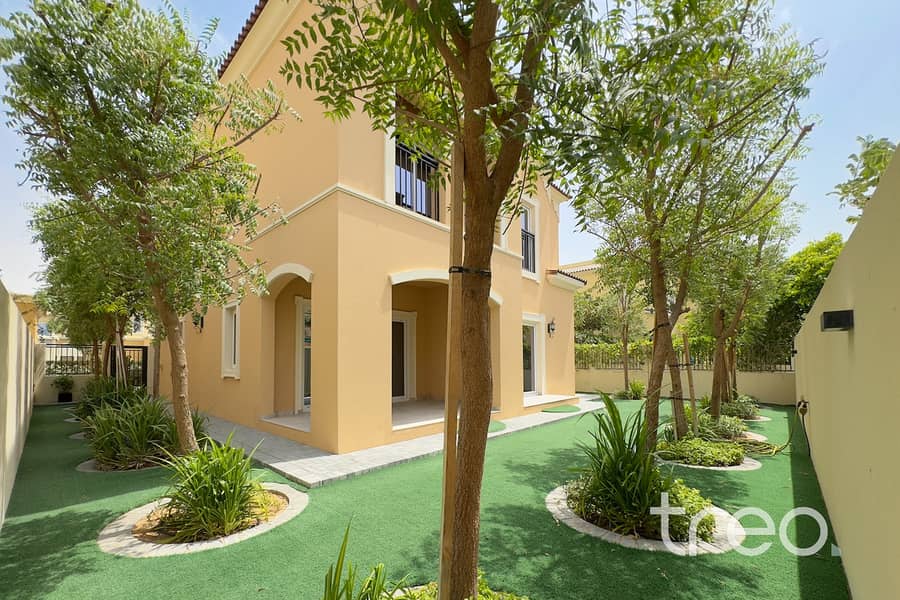 Landscaped Garden | Vacant | Huge Plot