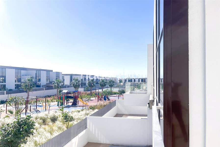 Park Backing I Rare Unit I Spacious Layout Park Backing I Rare Unit I Spacious Layout