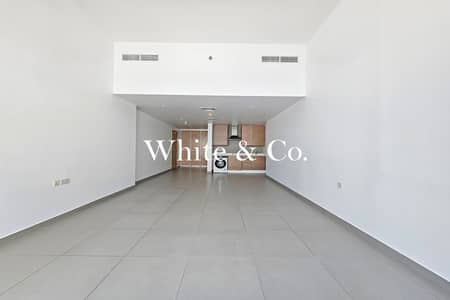Studio for Rent in Dubai Marina, Dubai - Largest Studio | Rare Tower | Low Floor