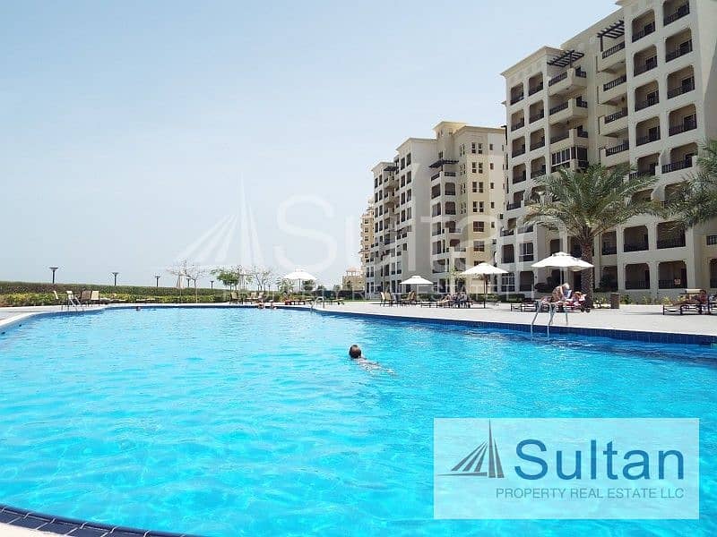 Stunning Spacious Studio Beach/pool/ Mall Access Stunning Spacious Studio Beach/pool/ Mall Access