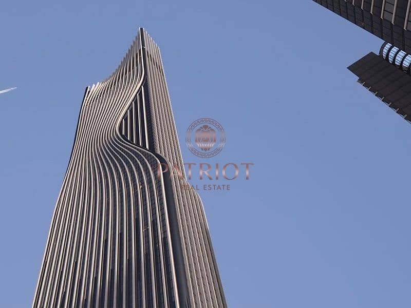 62916903-tiger-sky-tower-dubai-uae. jpg 62916903-tiger-sky-tower-dubai-uae. jpg