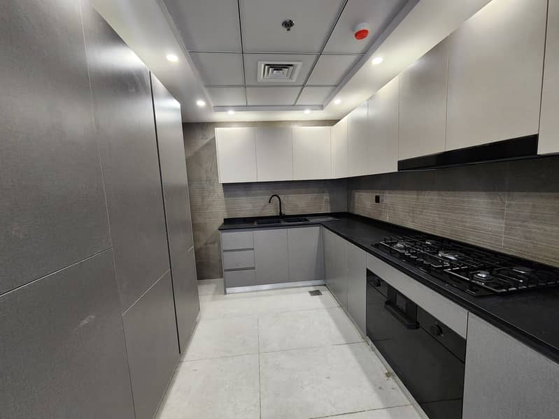 7 Best_Price___Closed_Kitchen___Brand_New_Unit-6. jpg