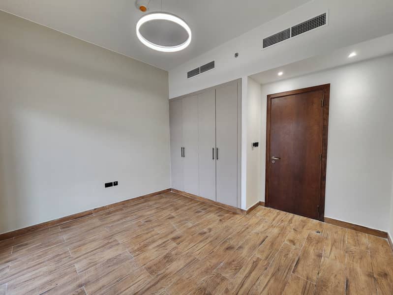 16 Best_Price___Closed_Kitchen___Brand_New_Unit-9. jpg