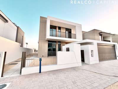4 Bedroom Villa for Sale in Al Furjan, Dubai - 4-Bed Villa | Prime Location