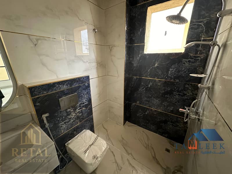 17 b8714914-700d-4ba3-9681-aad30da4. jpg