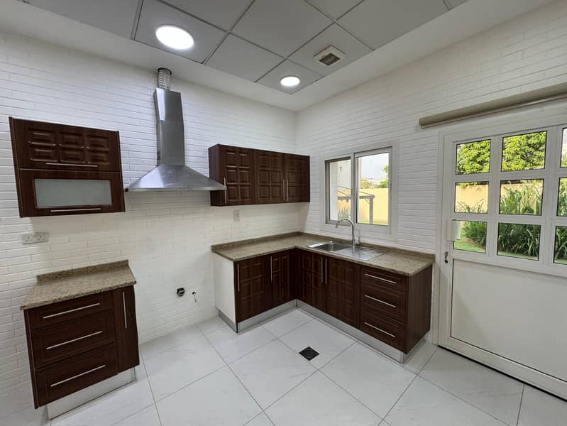 7 Independent_Villa___Private__Garden___Prime_Locati-16. jpg